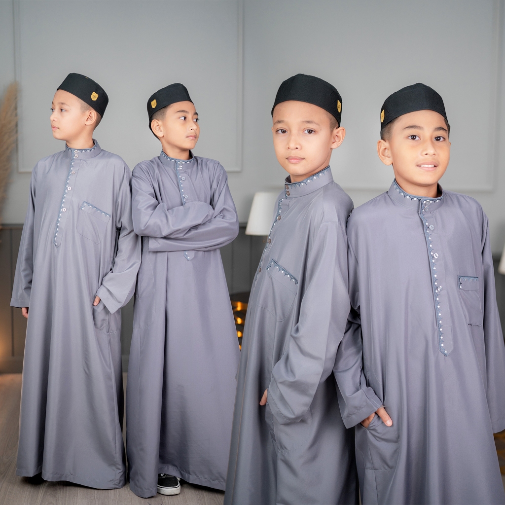 โต๊ปเด็กแขนยาว แบรนนำเข้า ปักลายแบบอาหรับ สีสุภาพ เหมาะกับการทำพิธีทางศาสนาอิสลาม BA38รุสมีนีมุสลิม