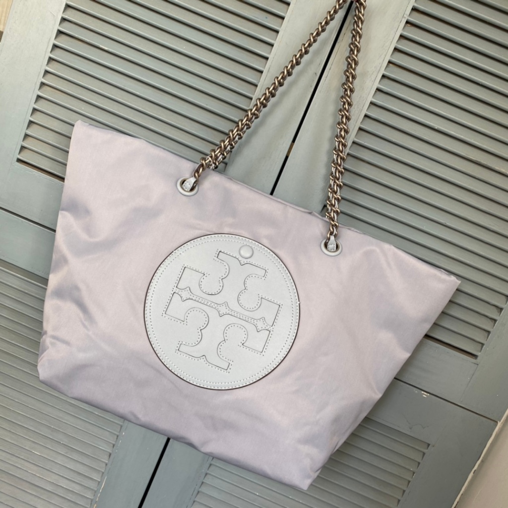 TORY BURCH T Monogram Recycled Nylon Tote Bag กระเป๋าช้อปปิ้ง Tote Bag