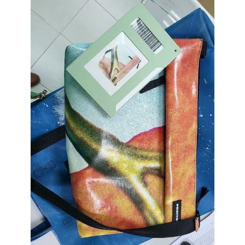 Freitag Lou มือหนึ่งแทกห้อย