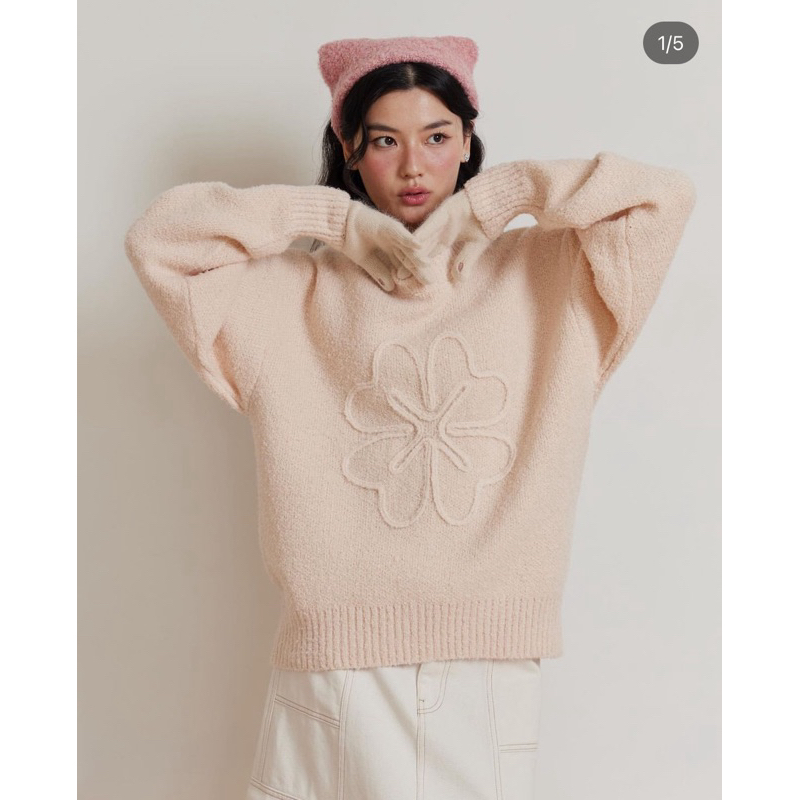 ส่งต่อ the pocketwood- snowflake sweater in Butter