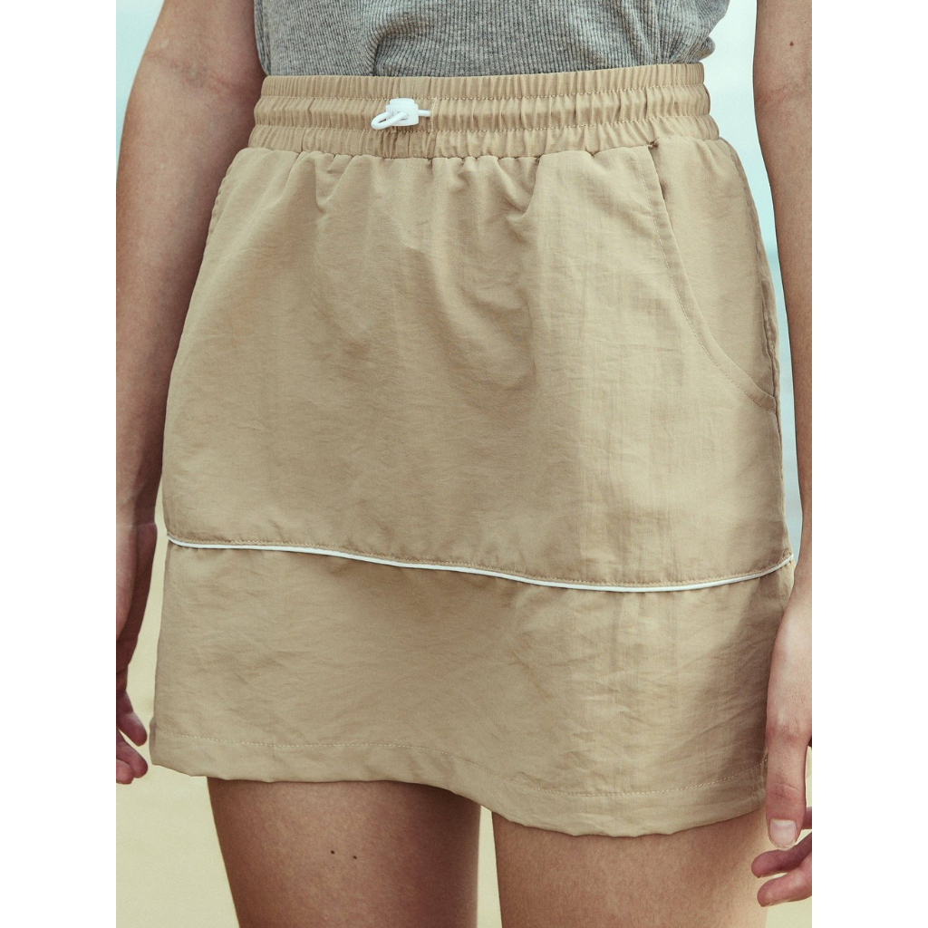 Anwyll nylon mini skirt  (NUDE/BLACK)