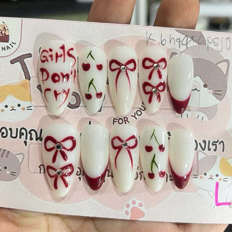 เล็บปลอมเจลแท้ สีดำเท่ๆ แถมอุปกรณ์ติดเล็บ