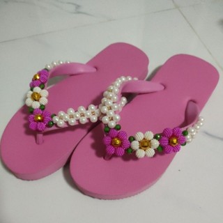 รองเท้าลูกปัดงานแฮนด์เมดปักมุกรุ่นดอกไม้งาม