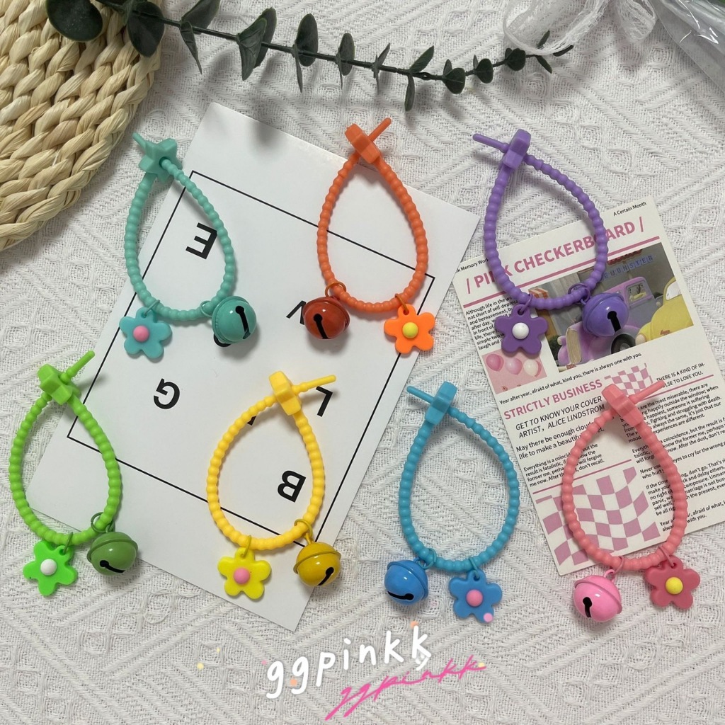 พร้อมส่ง พวงกุญแจซิลิกาเจล จี้กระดิ่ง รูปดอกไม้ ตกแต่งกระเป๋า น่ารัก มีหลายสี