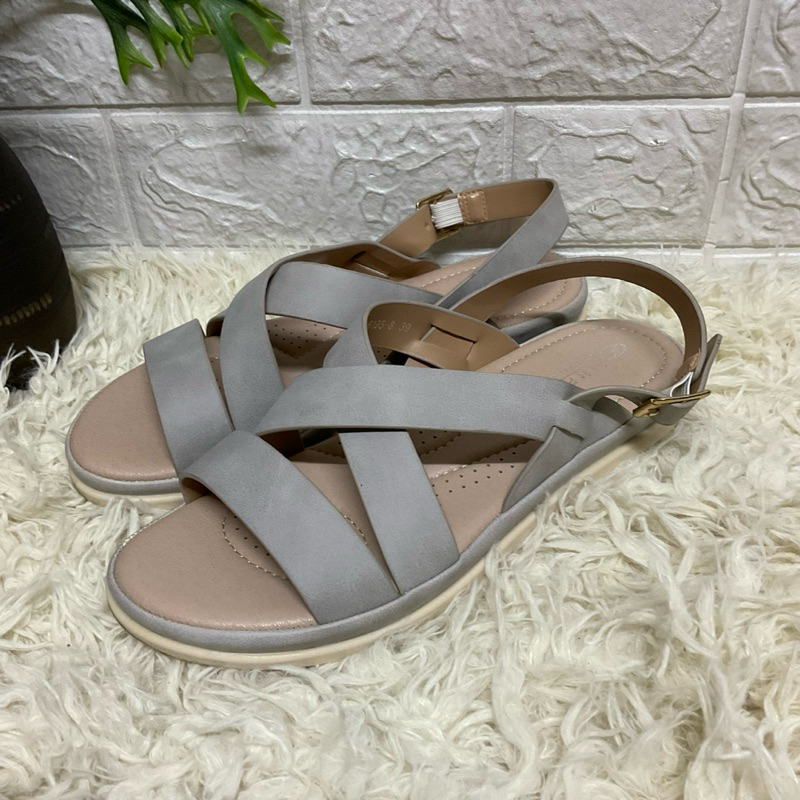 รองเท้าแตะ Simply by Tawin Size 39 ยาว 25 cm ราคา 390 บาท