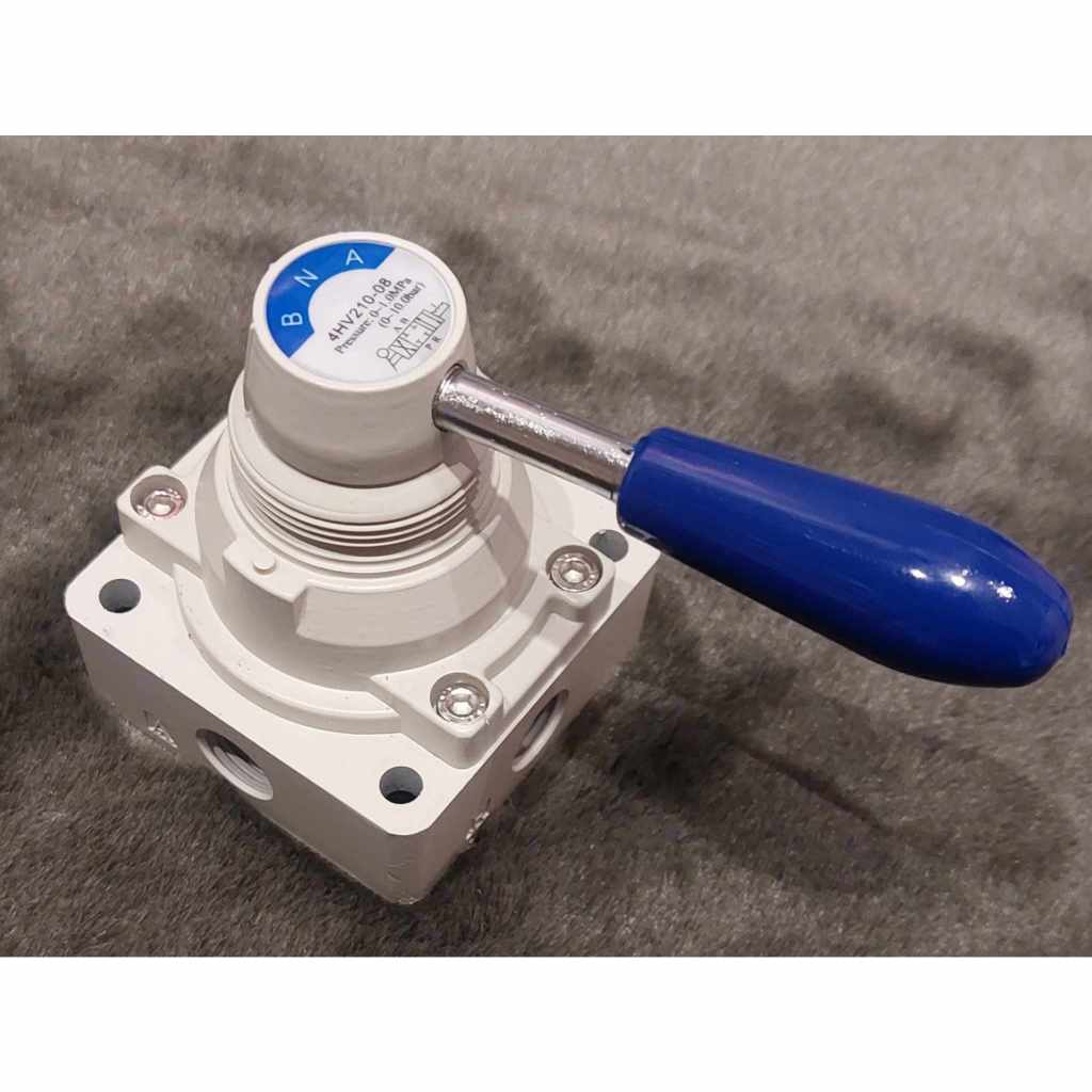 วาล์วคอลโทรล กระบอกลม วาล์วลม นิวเมติกส์ แบบมือโยก  ขนาดเกลียว 1/4 (4/2  4HV210-08)