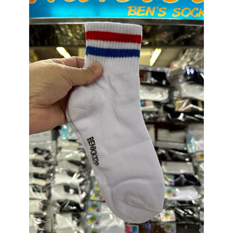 ถุงเท้า​ข้อ​กลางสีขาวลายริ้ว​ฟรี​ไซส์​ขาย​คู่​ละ​25บาท​