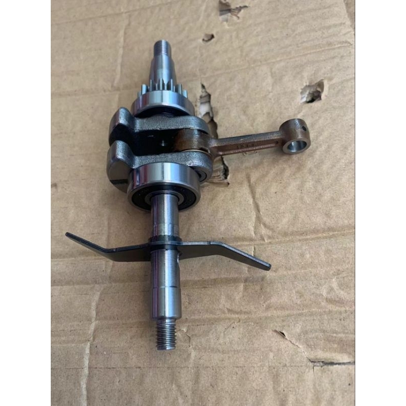 AK06 0ข้อเหวี่ยง UT31 ใช้กับเครื่องตัดหญ้า Honda UT31 ข้อเหวี่ยง เครื่องตัดหญ้า รุ่น UT31 (อย่างดี) อะไหล่เครื่องตัดหญ้า