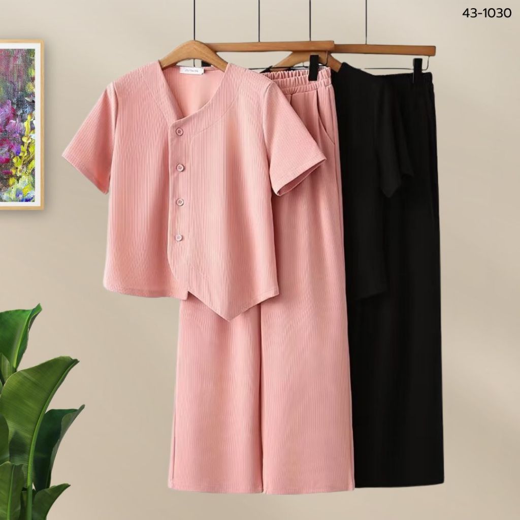 43-1030 เซ็ตเสื้อกางเกงผ้าเรยอนเนื้อนิ่ม Lady and the trim อก40-46นิ้ว