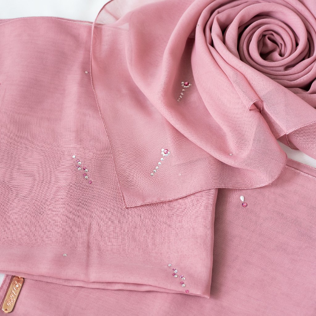 ZARIA Crystal Bawal ผ้าคลุมบาวาประดับคริสตัล - สีชมพู (คละลาย)