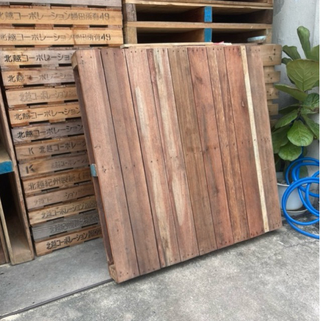 พาเลทไม้ หน้าเต็มฐานเตียงไม้พาเลท ไม้จริงขนาด 112x112x13 cm