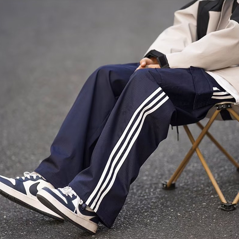 กางเกงชาย  มีแถบข้าง3แถบ กางเกงวอร์มขากว้าง วัยรุ่นสไตล์เกาหลี ไซซ์ M - 3XL กางเกงขายาวทรงตรง  แบบบาง การออก