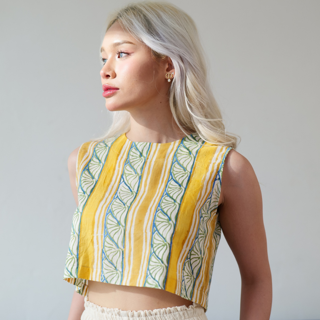 Indian crop เสื้อครอปแขนกุดกระดุมหลัง