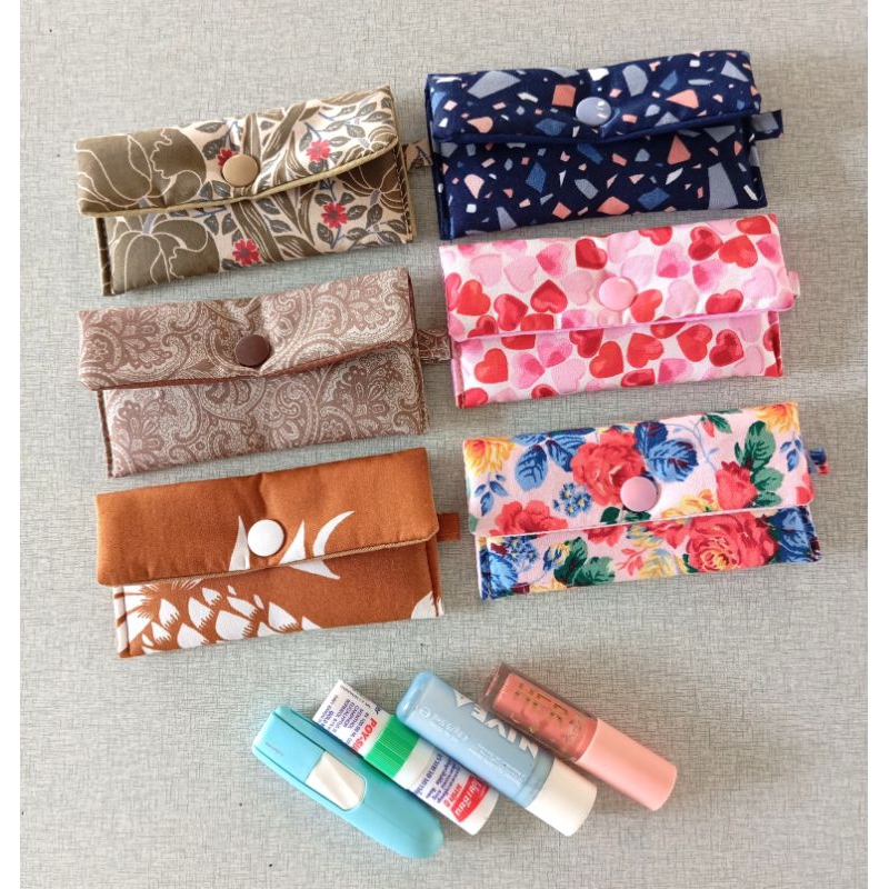 พร้อมส่ง! กระเป๋าจิ๋วใส่ลิป มีฝาปิด ขนาด 5 * 11 cm. แนวนอน ใส่ลิป ยาดม 1-2 แท่ง