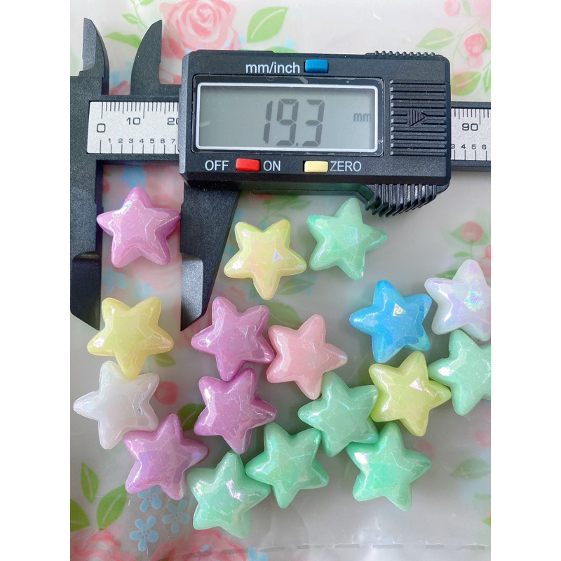 ลูกปัดแฟนซีดาวและหัวใจสีหวานเหลือบรุ้ง ราคา 60฿ จำนวน 12 ชิ้น