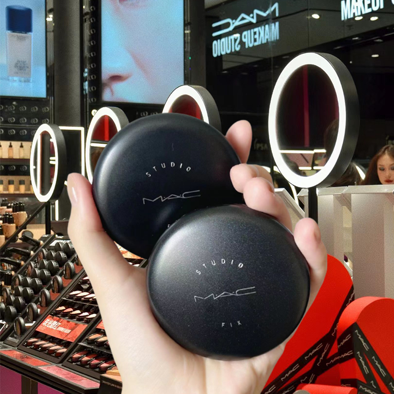 MAC Compact Studio Fix Powder Plus Foundation NC20/ NC25 Bedak Padat Compact 【สินค้านำเข้าดั้งเดิม】