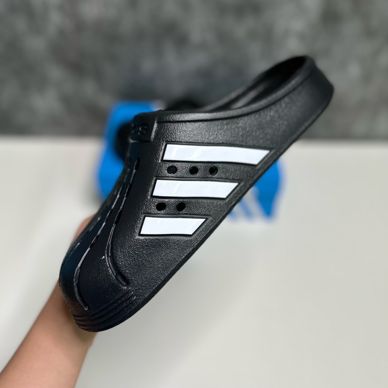 Adidas ADILETTE CLOG cavernous รองเท้าแตะลําลอง ระบายอากาศ เหมาะกับเดินชายหาด สําหรับผู้ชาย ผู้หญิง