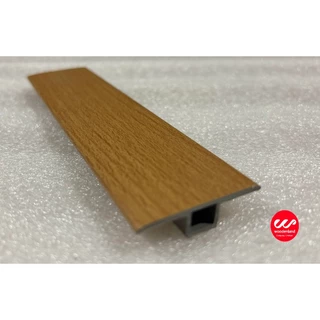 Wooden Land ตัวจบระดับเดียวกัน PVC ลามิเนต ความยาว 2.4 เมตร