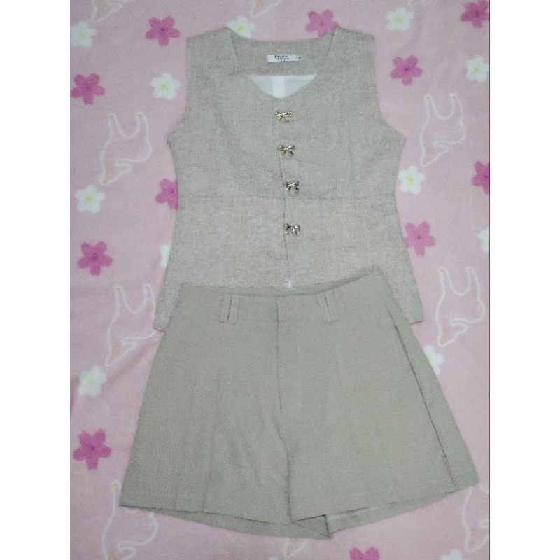 เสื้อรุ่น Demii Top เสื้อกั๊ก+กางเกงสั้น