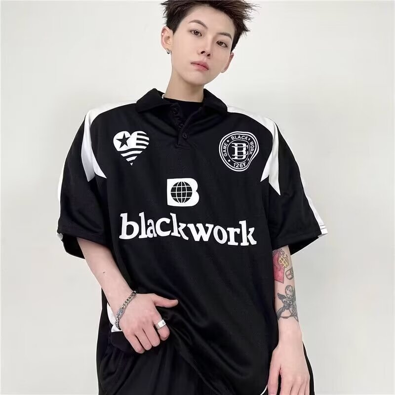 พร้อมส่งในไทย**เสื้อยืดโอเวอร์ไซส์ สีขาวดำ สำหรับผู้ชายผู้หญิง เสื้อคอปก มีกระดุม Y140
