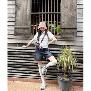 Proudly.bkk tee n skort ยีนส์ขาสามส่วน เอวสูงสีไนท์บลู งานผ้าไม่ยืด S-XL
