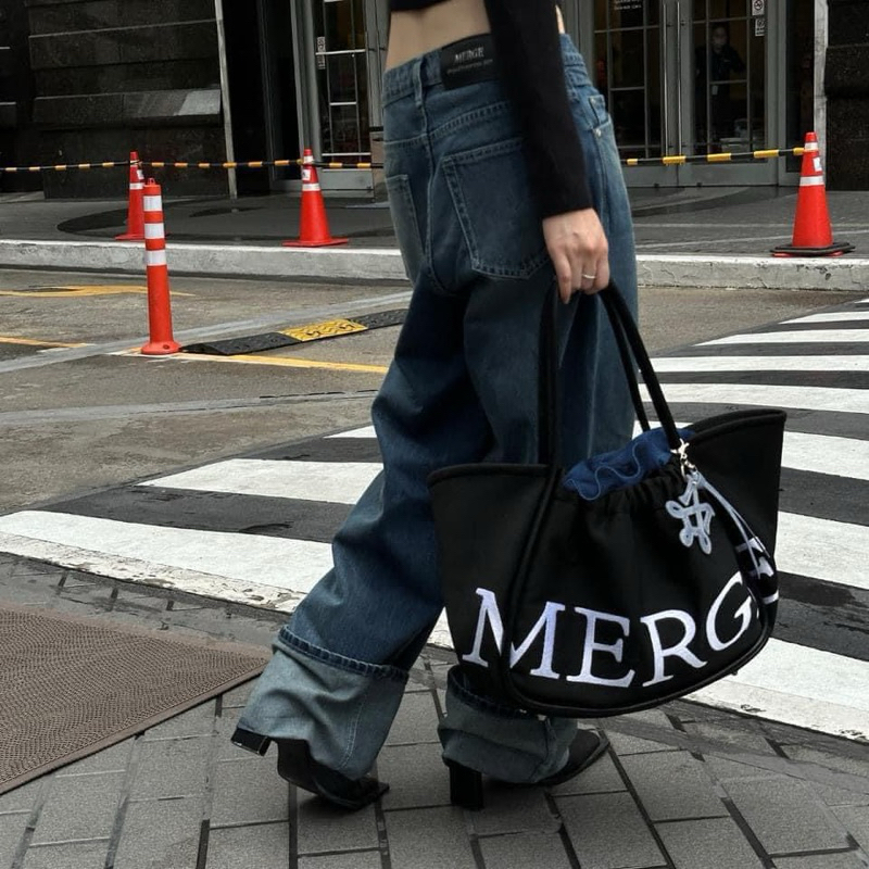 กระเป๋า Merge 4/10 พร้อมส่ง