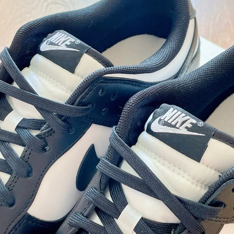 [สินค้าพร้อมส่ง ] Nike Dunk Low Retro “White Black” Panda ของแท้ 100%