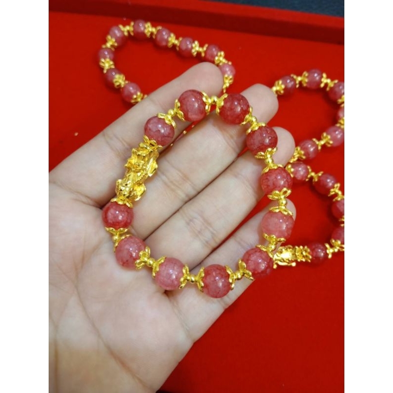 ข้อมือ ปี่เซียะ หินสีแดงทับทิม สีใสสด สวยหรู หุ้มทอง 96.5% ไม่ลอกไม่ดำ คุณภาพฮ่องกง