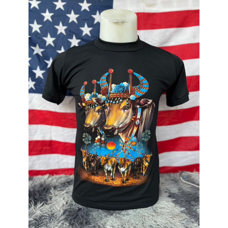 เสื้อยืดลายวัวลาน คอฟิต ลายหน้าหลัง