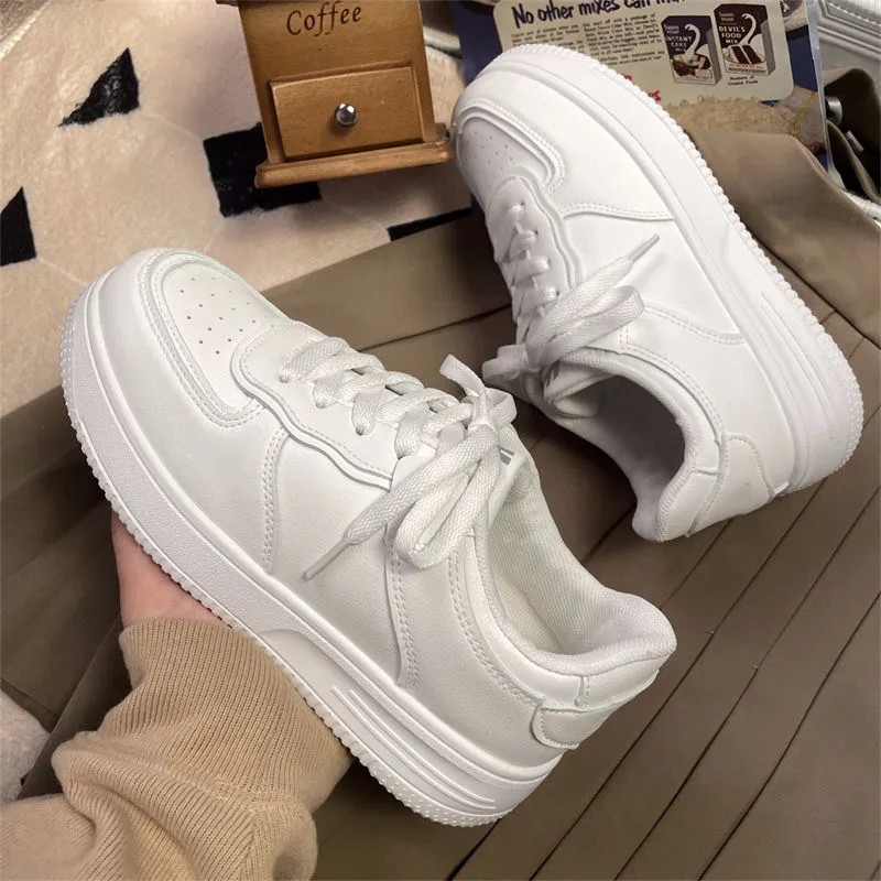รองเท้าแฟชั่นสตรี ผูกเชือกรองเท้าผ้าใบระบายอากาศได้เวอร์ชั่นเกาหลีน้ำหนักเบาและไม่ลื่นรองเท้าสีขาว - รูปที่ 6
