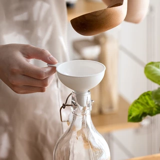 As Well As กรวยอเนกประสงค์ กรอกของเหลว ต่าง ๆ