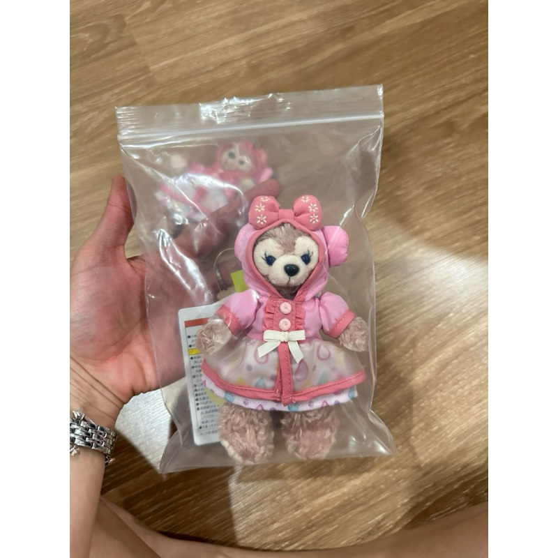 พร้อมส่งจากไทย ตุ๊กตาเชอรี่เม duffy and friends ชุดกันฝน ของใหม่ไม่เคยใช้งาน ป้ายห้อย tokyo disney l