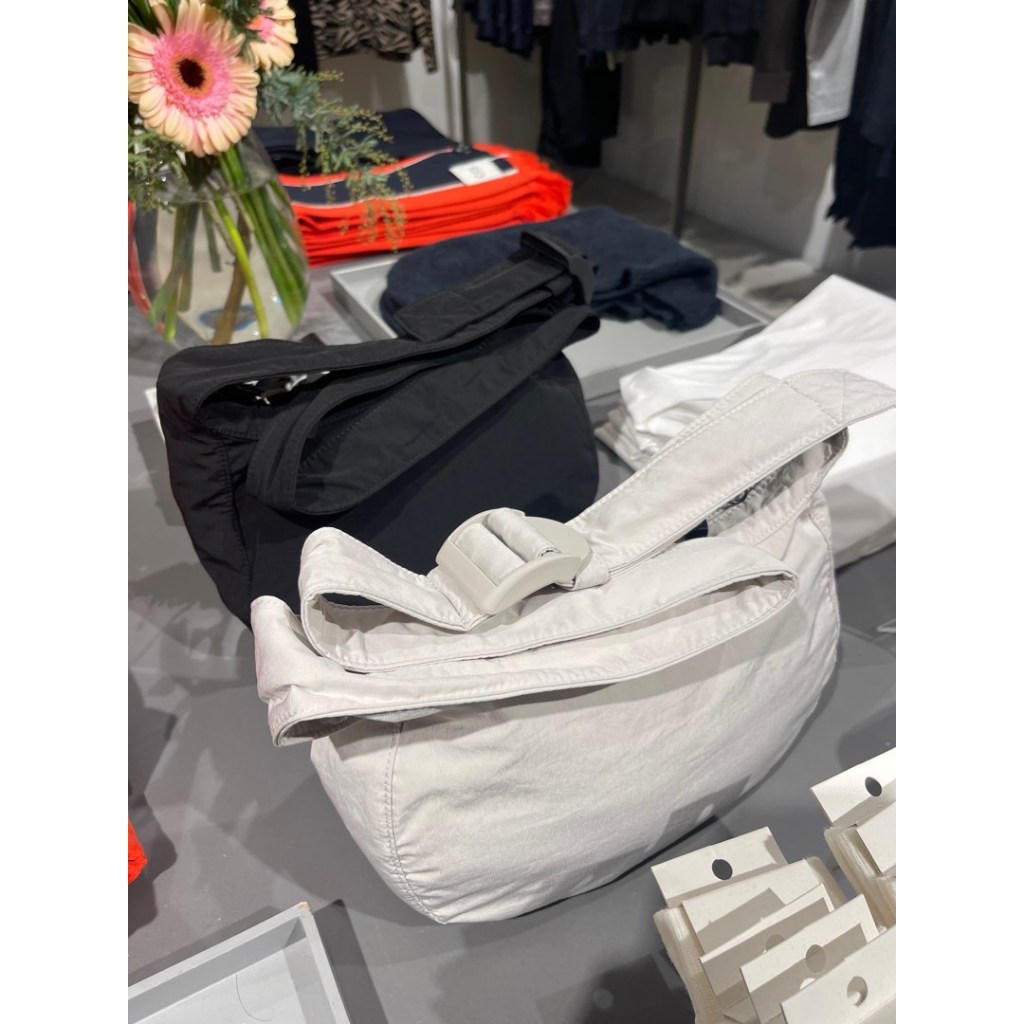 พร้อมส่ง * กระเป๋า Cos Crossbody Saddle Bag - Nylon ของแท้ 100%