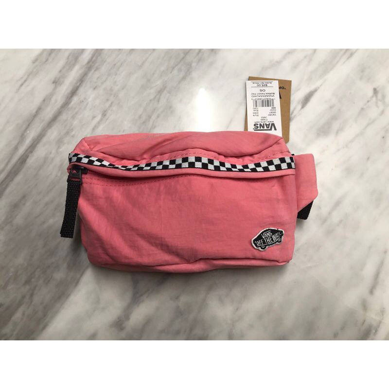 กระเป๋าคาดอก Vans Pink ของใหม่ ของแท้ 100% ขนาด 23 x 13 x 3 cm