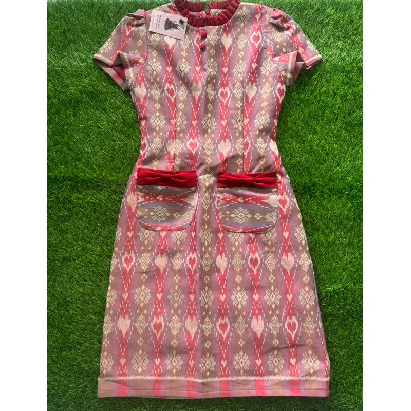 👗🌸เดรสผ้าทอ อัดกาวทั้งชุด ป้าย gallery kloset 🩷❤️ริ้วชมพูหัวใจ (xs) มือหนึ่ง