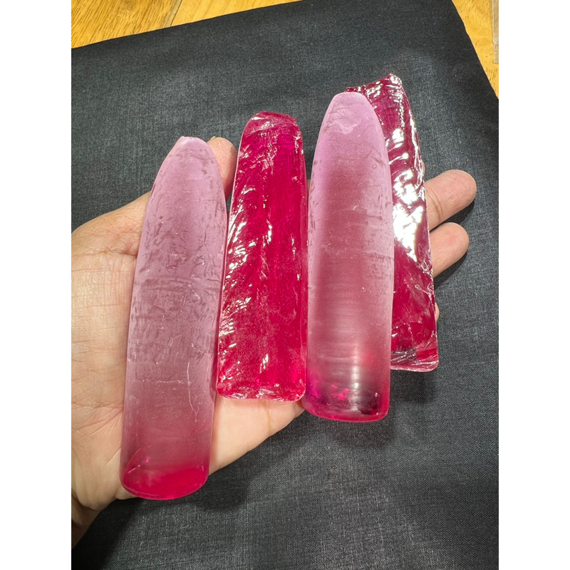 พลอยก้อน รูบี้ ทับทิม สีpink แดง พลอยก้อน เนื้อแข็ง ROUGH CORUNDUM RUBY เจียก่อนได้ทุกชนิด หนักรวม 84 กรัม