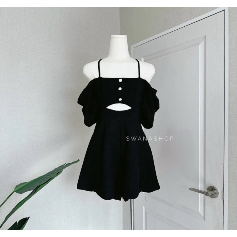 ส่งต่อ ชุดจั้มสูทขาสั้น ป้าย swanna shop ไซส์ S ใส่หนึ่งครั้ง