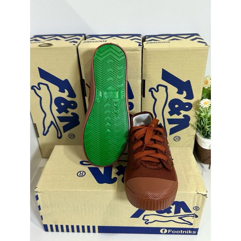 💦พร้อมส่ง💦 FOOTNIKS ฟุตนิกส์ รองเท้าผ้าใบนักเรียน ไซส์ 31-45 รุ่น T09-F205 รองเท้านักเรียน สีน้ำตาล, สีขาว, สีดำ