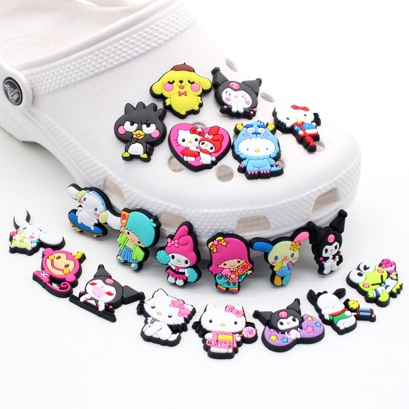 Jibbitz ตัวติดรองเท้า PVC ลายการ์ตูนคิดตี้น่ารัก อุปกรณ์เสริม สําหรับ Crocs ตัวติดกระเป๋ามีรูEVA