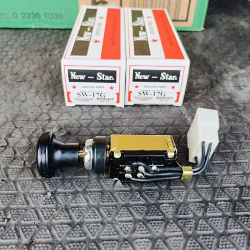 สวิทช์ดึงไฟหน้า Nissan Datsun 620 ปลั๊ก 4Pin ตรงรุ่น ราคาต่อ 1 ตัว