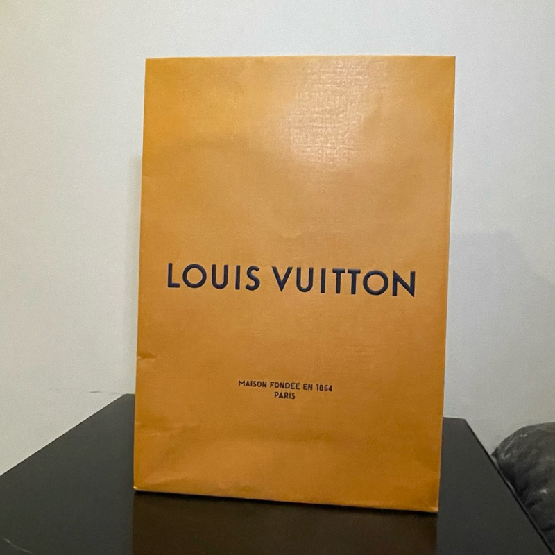 ถุงกระดาษ LOUIS VUITTON ทรงสูง