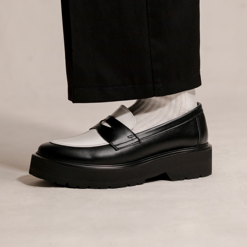 Basic No.03 Chunky(พื้นหนา) รองเท้าหนังแท้สีทูโทนขาว-ดำ ทรงคลาสสิค Loafers ปรับพื้นหนาสูงกว่ารุ่น Standard