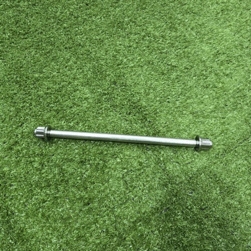 แกนล้อเลสสีเงินใส่อามDKTอามย่นล้อหลังได้เลย