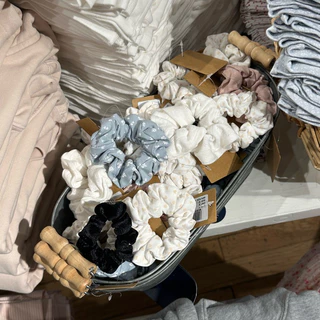 [พร้อมส่ง] BrandyMelville Scrunchie ยางมัดผม ของแท้จากช็อป
