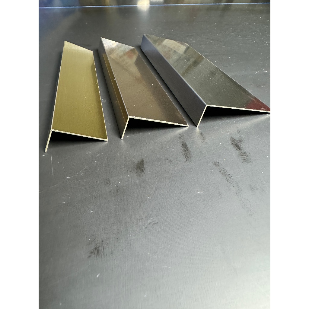 ฉากสแตนเลสด้านไม่เท่ากัน สำหรับตกแต่ง มุมสวยคม (วีคัท) - รูปที่ 2