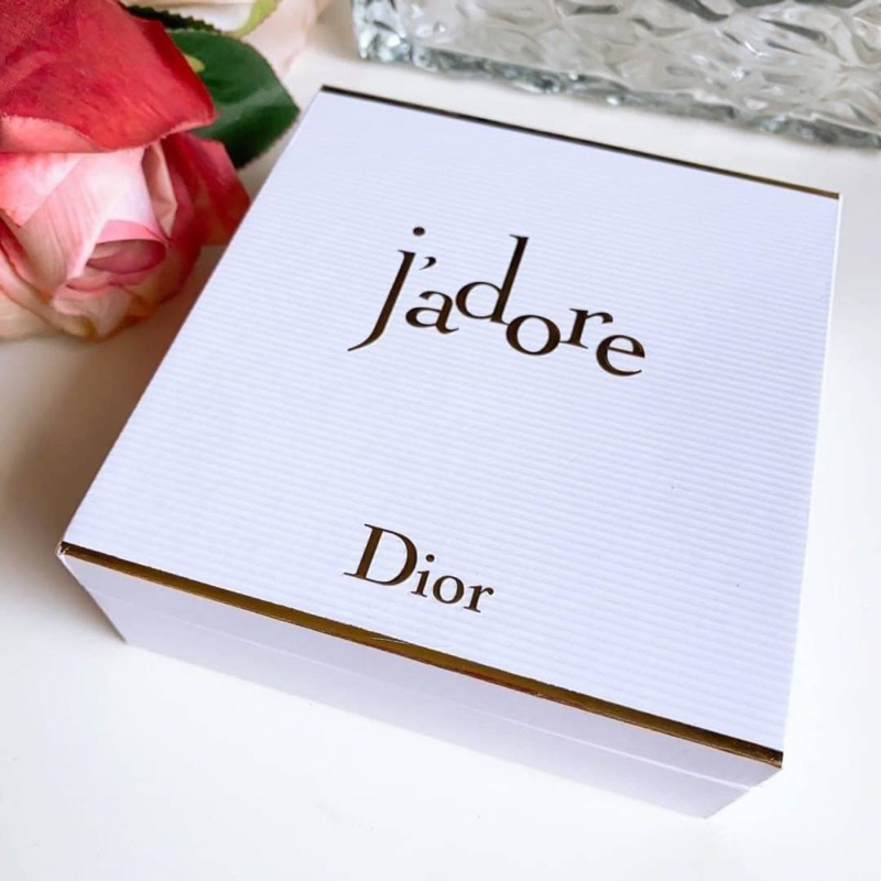 Dior Jadore EDP Mini Gift Set 2 Pcs. ในsetประกอบด้วย  น้ำหอม 5ml Body Lotion 20ml