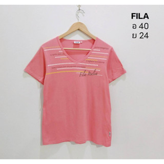 เสื้อยืด Brand Fila สีชมพู คอวี สกรีน Fila Italia ไม่มีตำหนิ ของแท้ 100% งาน Japan  อก 40 ยาว 24  สภาพใหม่มาก