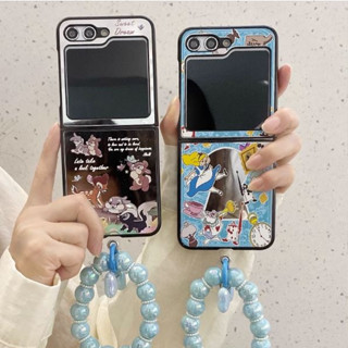 เคสโทรศัพท์มือถือกระจก การ์ตูนอลิซในแดนมหัศจรรย์เหมาะสำหรับ Galaxy Samsung zflip5 สไตล์หน้าจอพับ  มีสร้อยข้อมือน่ารักๆ