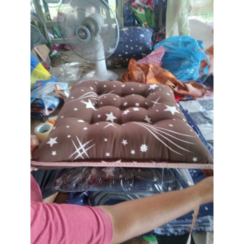 (ซักน้ำได้แห้งเร็วป้องกันไรฝุ่นขนาด50*50ซม.)เบาะรองนั่งนุ่มนิ่มใยสังเคราะห์(หนา7-8ซม.รุ่นใหญ่) สินค้าคุณภาพตรงปก