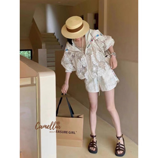 Lalisa999ราคาถูกที่สุด!! Camellia Set เสื้อคลุมผ้าลูกไม้มีฮู้ด+กางเกงขาสั้น